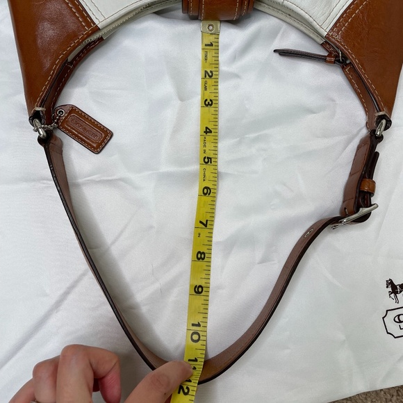 Coach White and Brown Hobo Hamptons Medium Bag - Picture 7 of 16